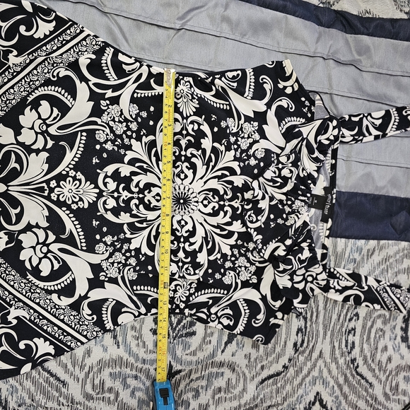 White House Black Market Black and White Floral Tank Top - Picture 11 of 13